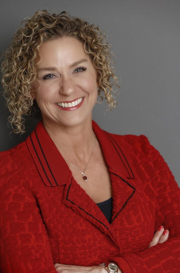 Eve Brank headshot